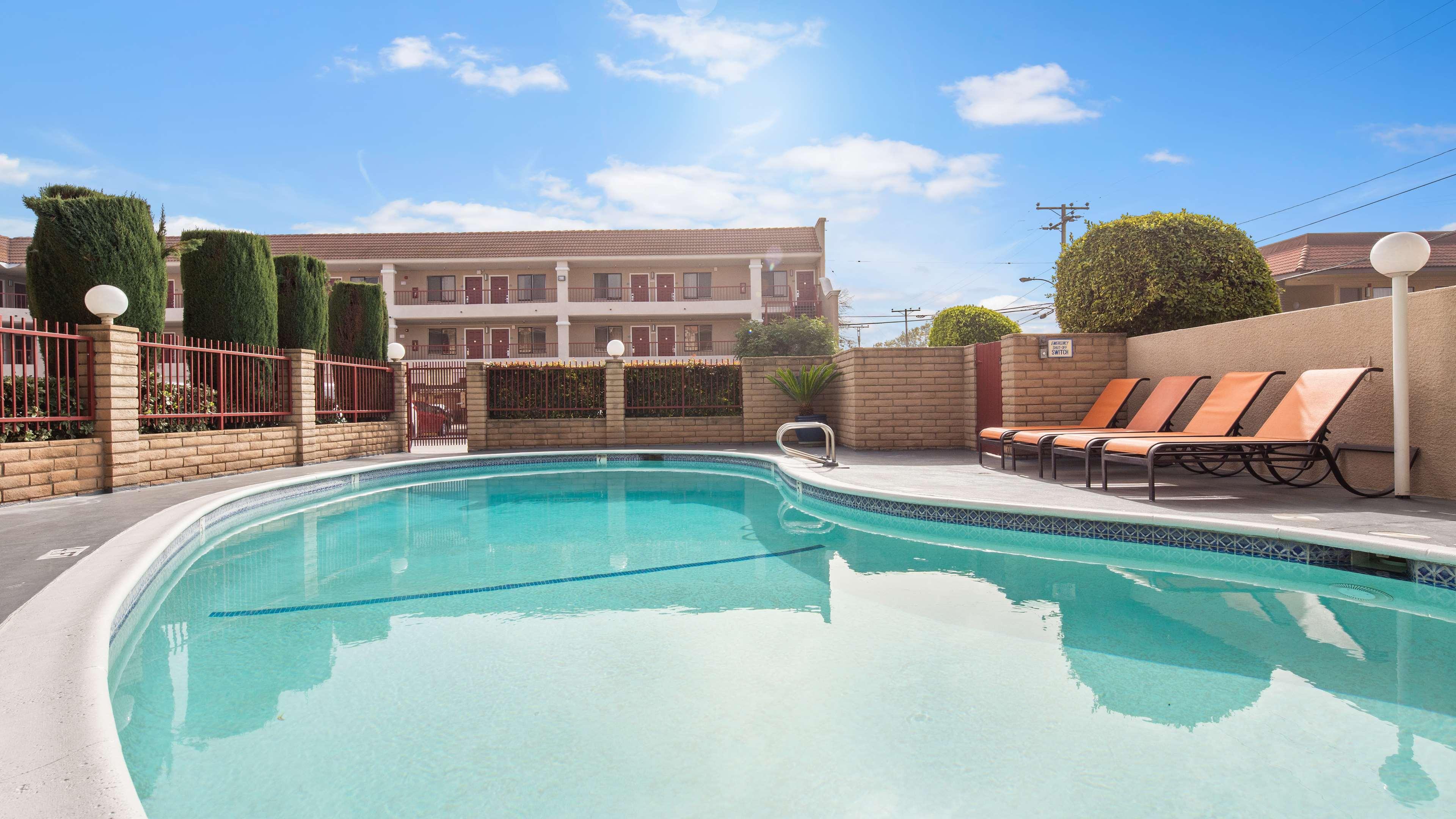 Best Western Pasadena Royale Inn&Suites Exterior foto